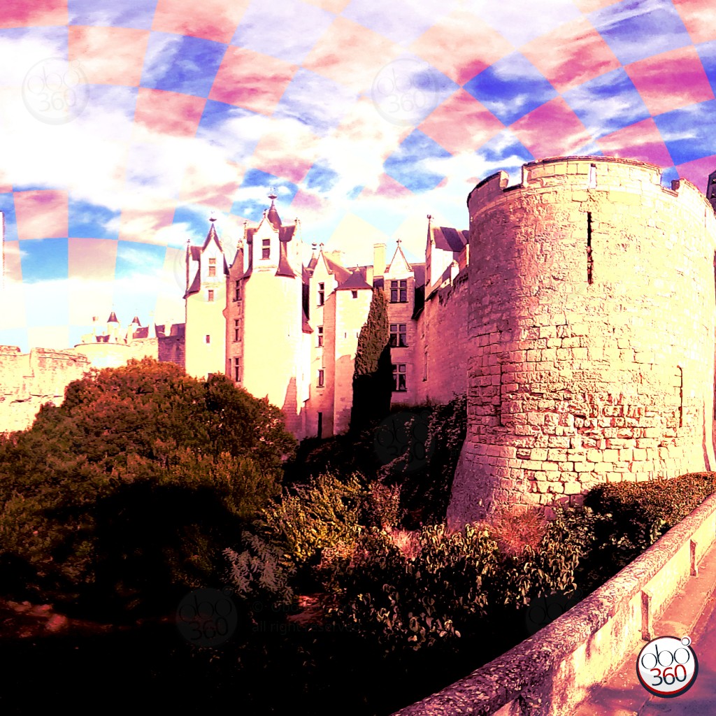 Composition artistique à partir d'une prise de vue à 360°.Photo réalisée près d'un château fort quelque part en Maine-et-Loire, en région Pays de la Loire.Plongez directement dans l'œuvre.