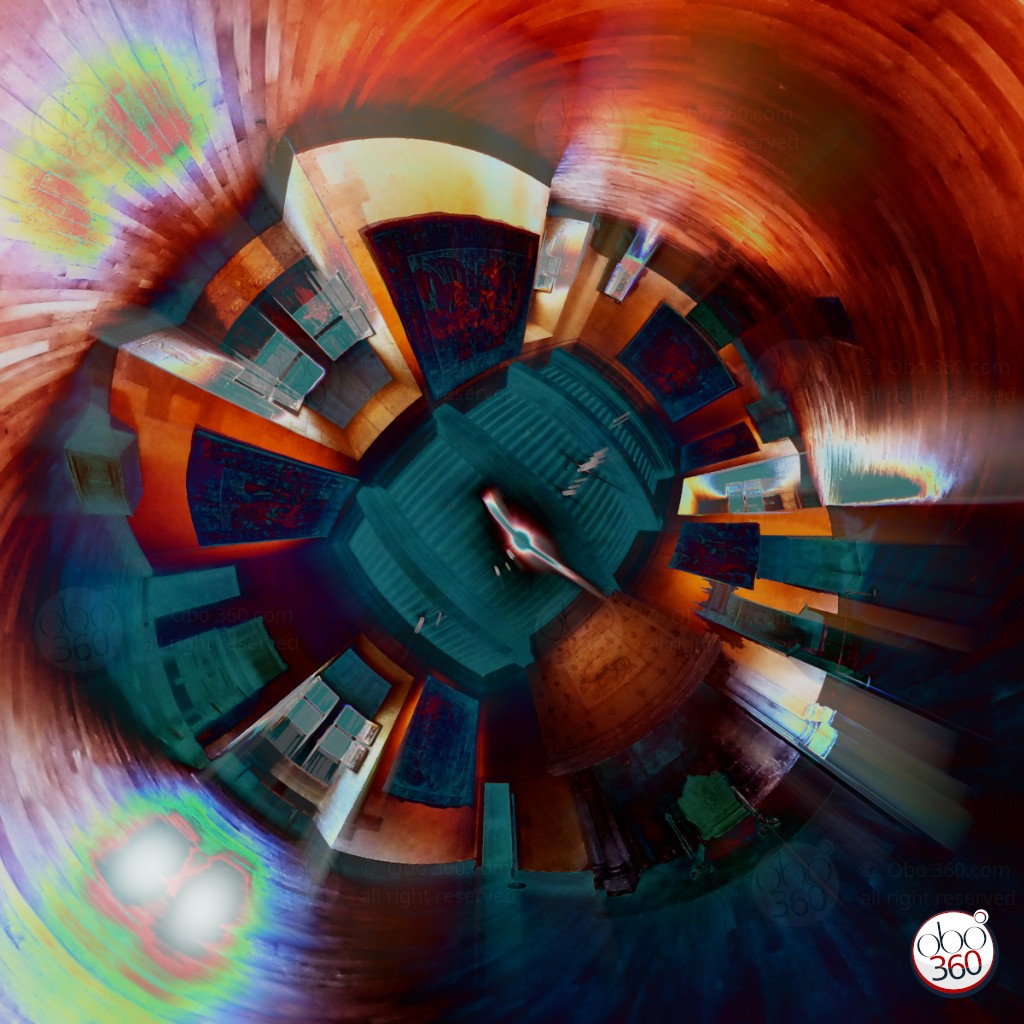 AzayWoody Composition artistique à partir d'une prise de vue à 360°.Photo réalisée dans une large pièce d'un château d'Indre-et-Loire en France.