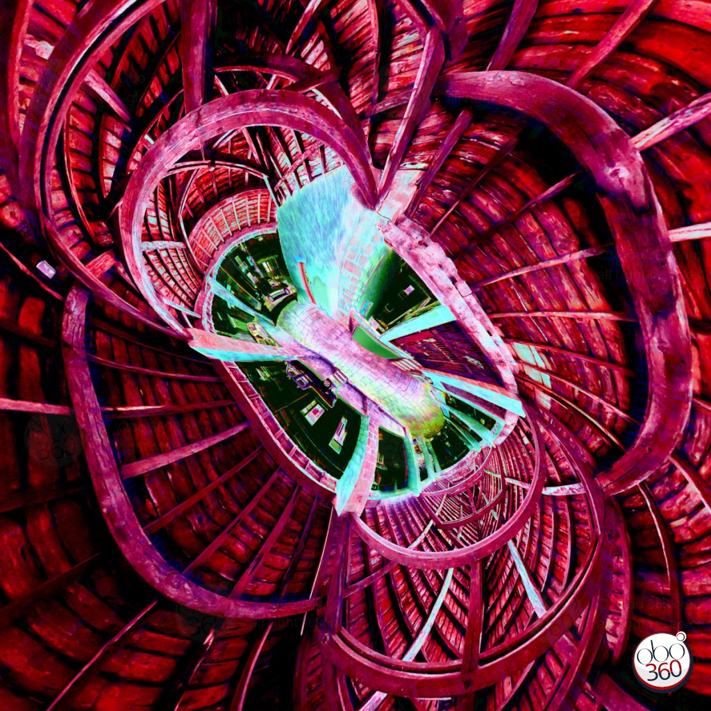 RedWoodBorn Composition artistique à partir d'une prise de vue à 360°.Photo réalisée sous une halle médiévale, quelque part en Corrèze, en France.