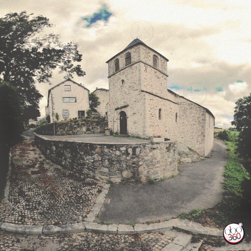 Composition artistique à partir d'une prise de vue à 360°.Photo réalisée dans le village de Vézins de Lévézou, en Aveyron.  Plongez directement dans l'œuvre.